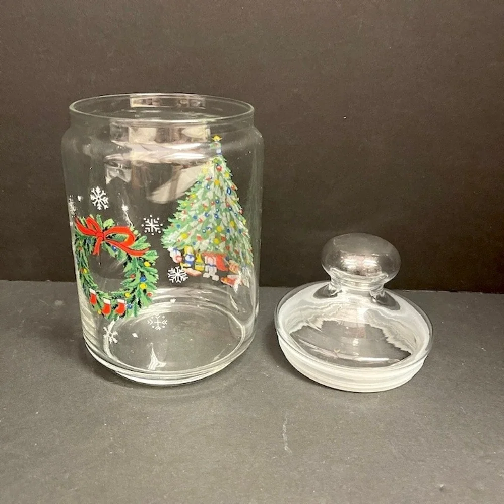 Vintage Christmas Tree and Wreath Clear Glass Cookie Jar Canister with Lid 8.5